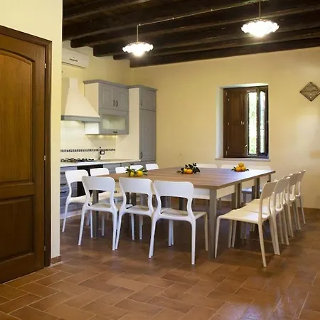 Dell'eden Con 9 Da Letto In 6 Unita Abitative