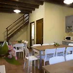 Dell'eden Con 9 Da Letto In 6 Unita Abitative *