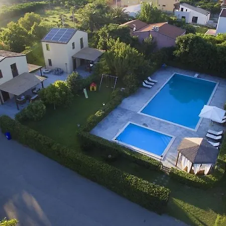 Villa Dell'eden Con 9 Da Letto In 6 Unità Abitative