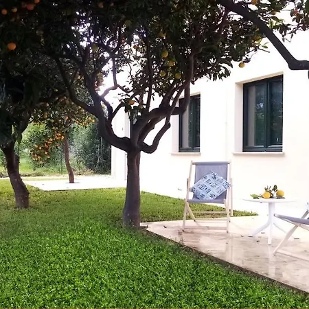 Dell'eden Con 9 Da Letto In 6 Unita Abitative * Lascari
