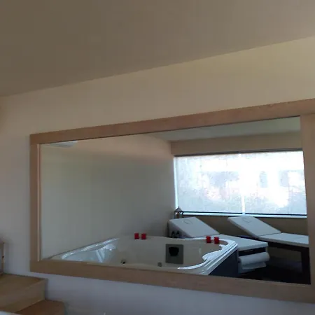 Dell'eden Con 9 Da Letto In 6 Unita Abitative Villa Lascari
