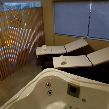 Dell'eden Con 9 Da Letto In 6 Unita Abitative * Lascari