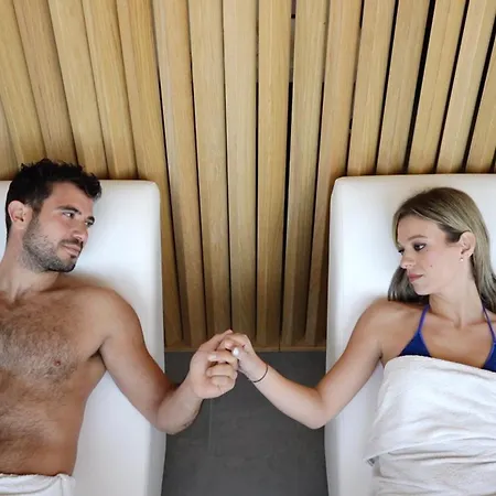 빌라 Dell'eden Con 9 Da Letto In 6 Unita Abitative *