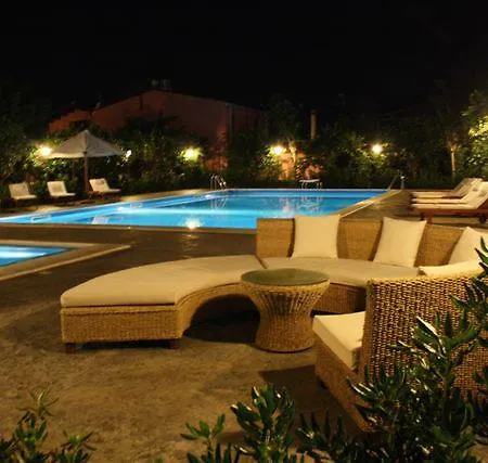 Villa Dell'eden Con 9 Da Letto In 6 Unità Abitative *