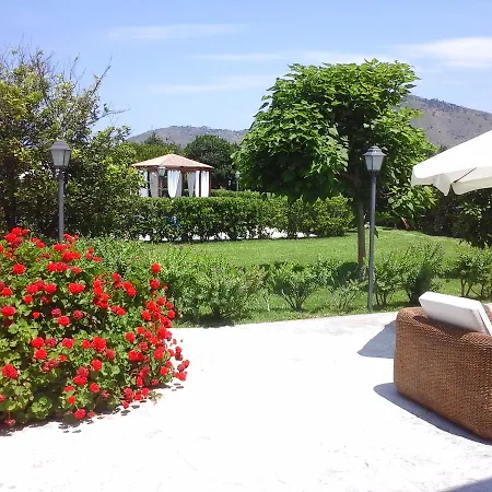 Villa Dell'eden Con 9 Da Letto In 6 Unita Abitative *